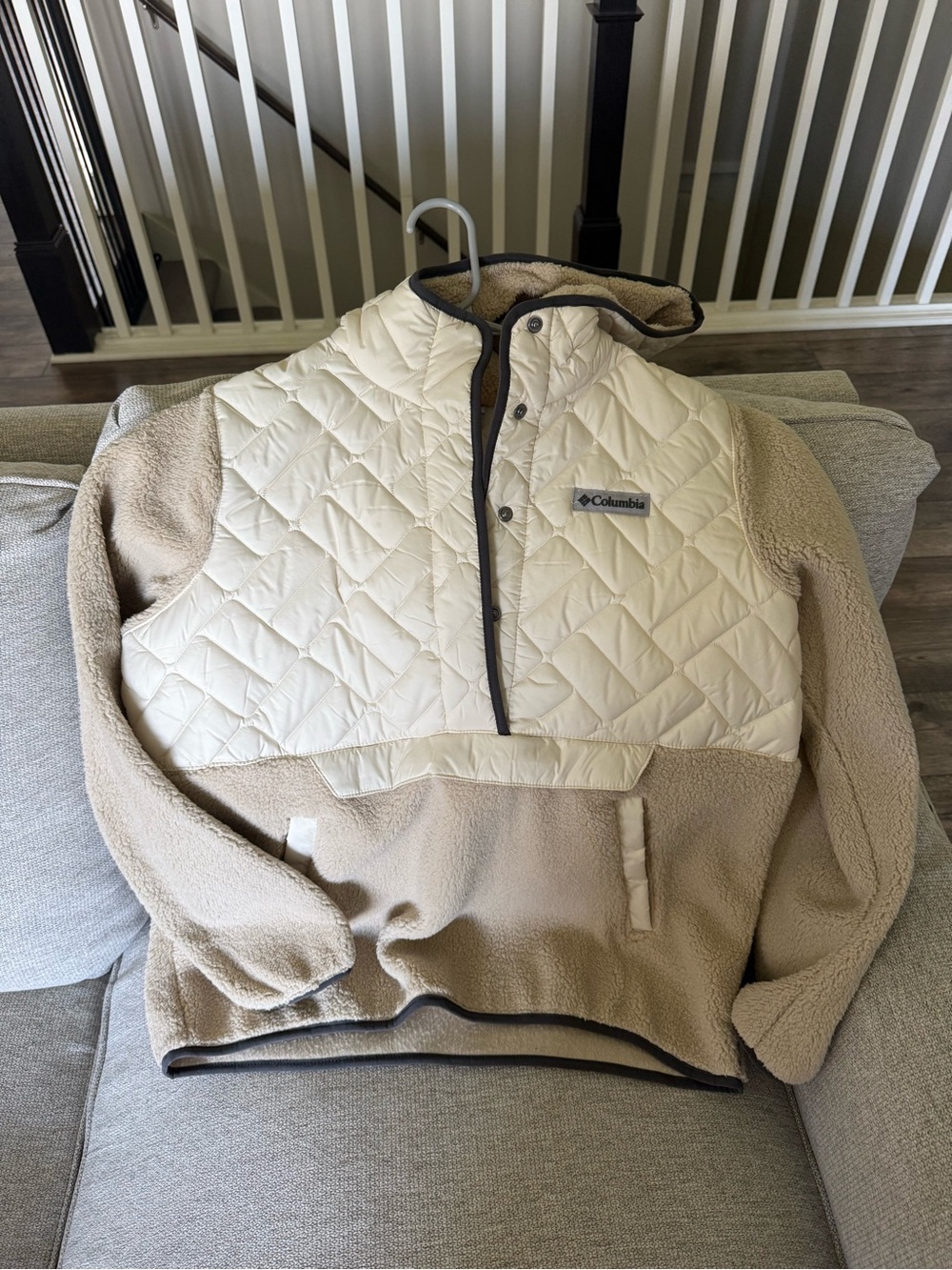 Columbia Lightweight Quilted Pullover Jacket in Cream and Tan